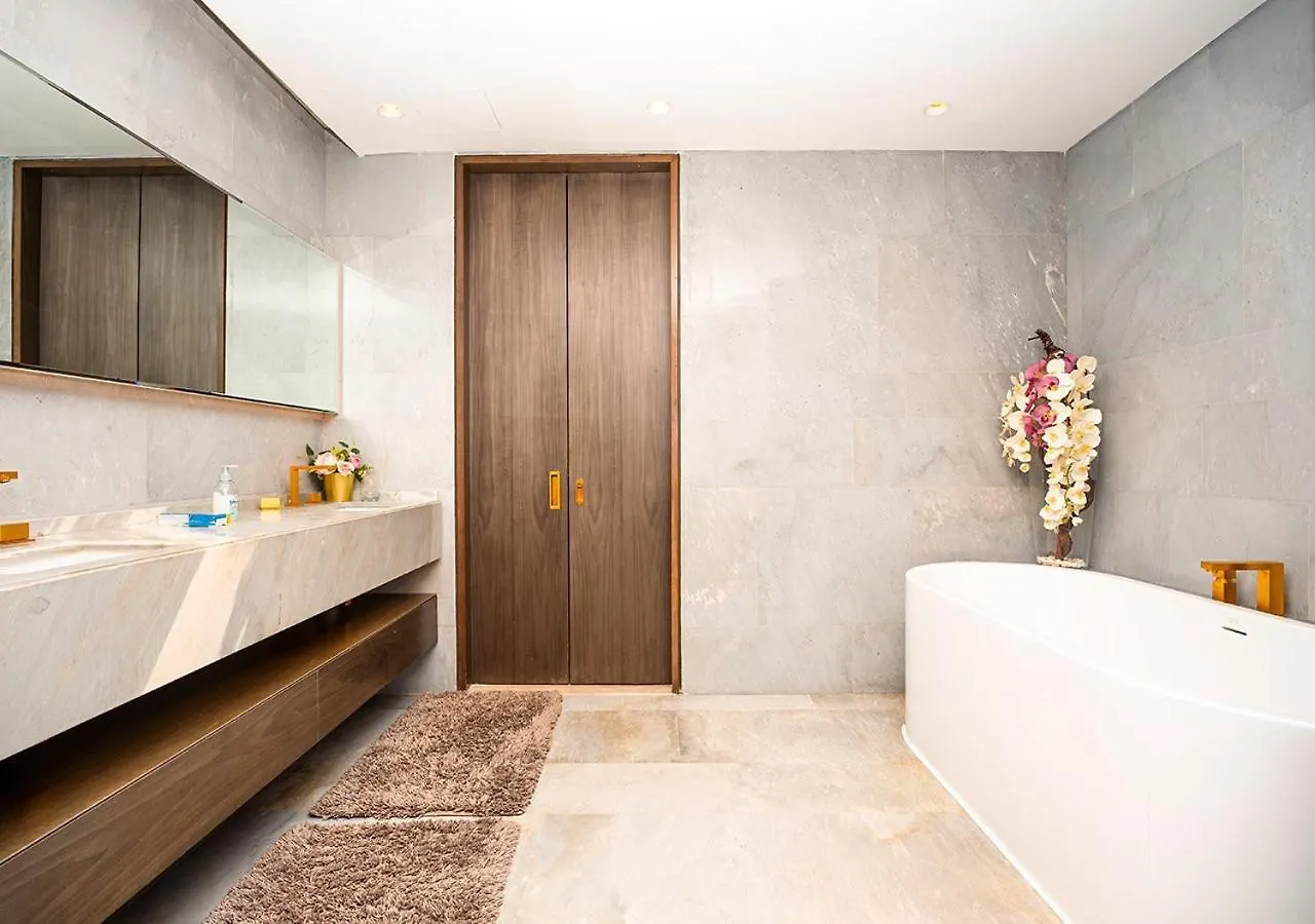 Luxury 2 Bedroom Apartment In The World Famous Resort Dubai
