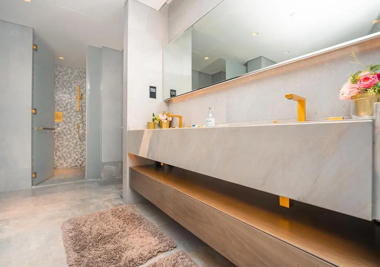 Luxury 2 Bedroom Apartment In The World Famous Resort Dubai