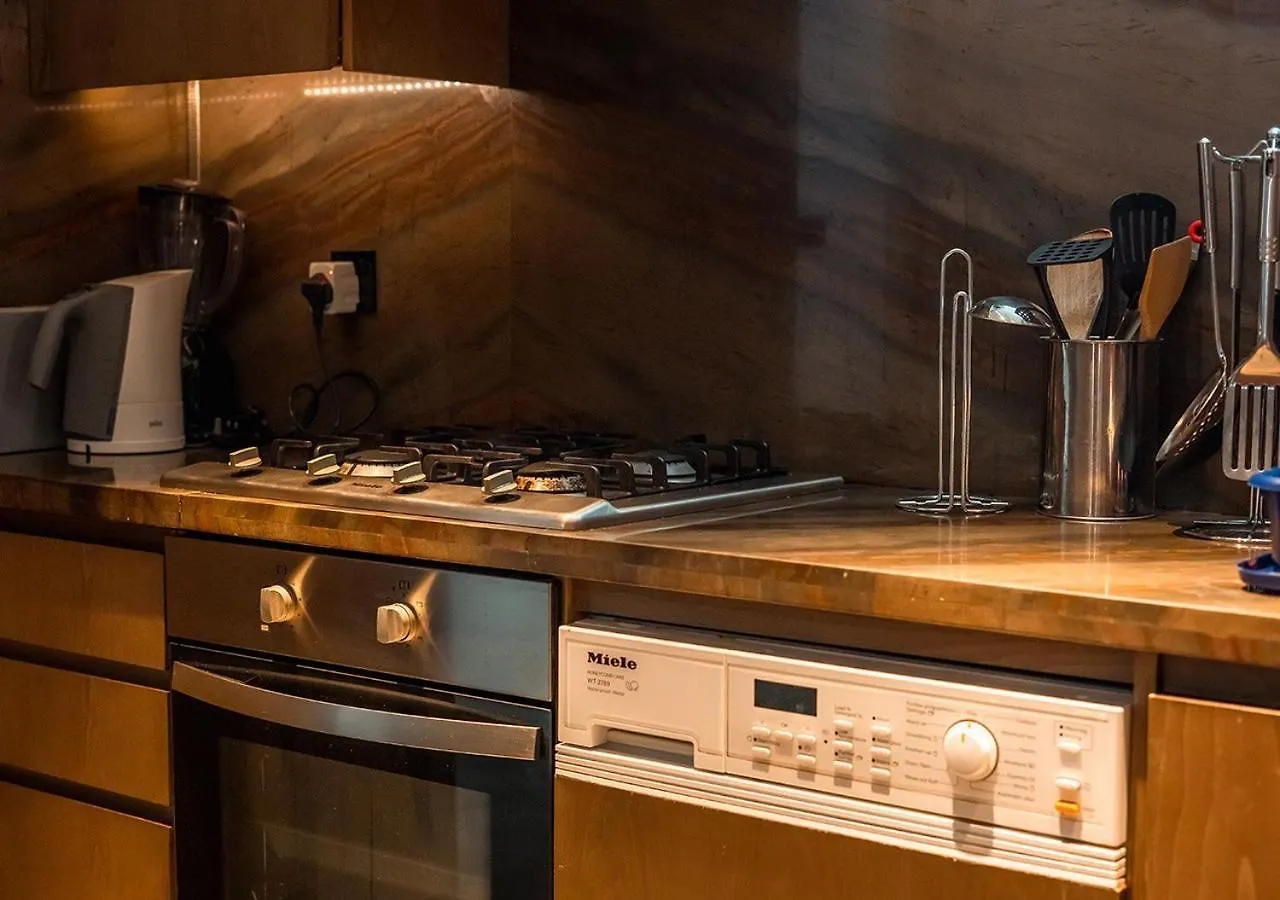 Luxury 2 Bedroom Apartment In The World Famous Resort Dubai