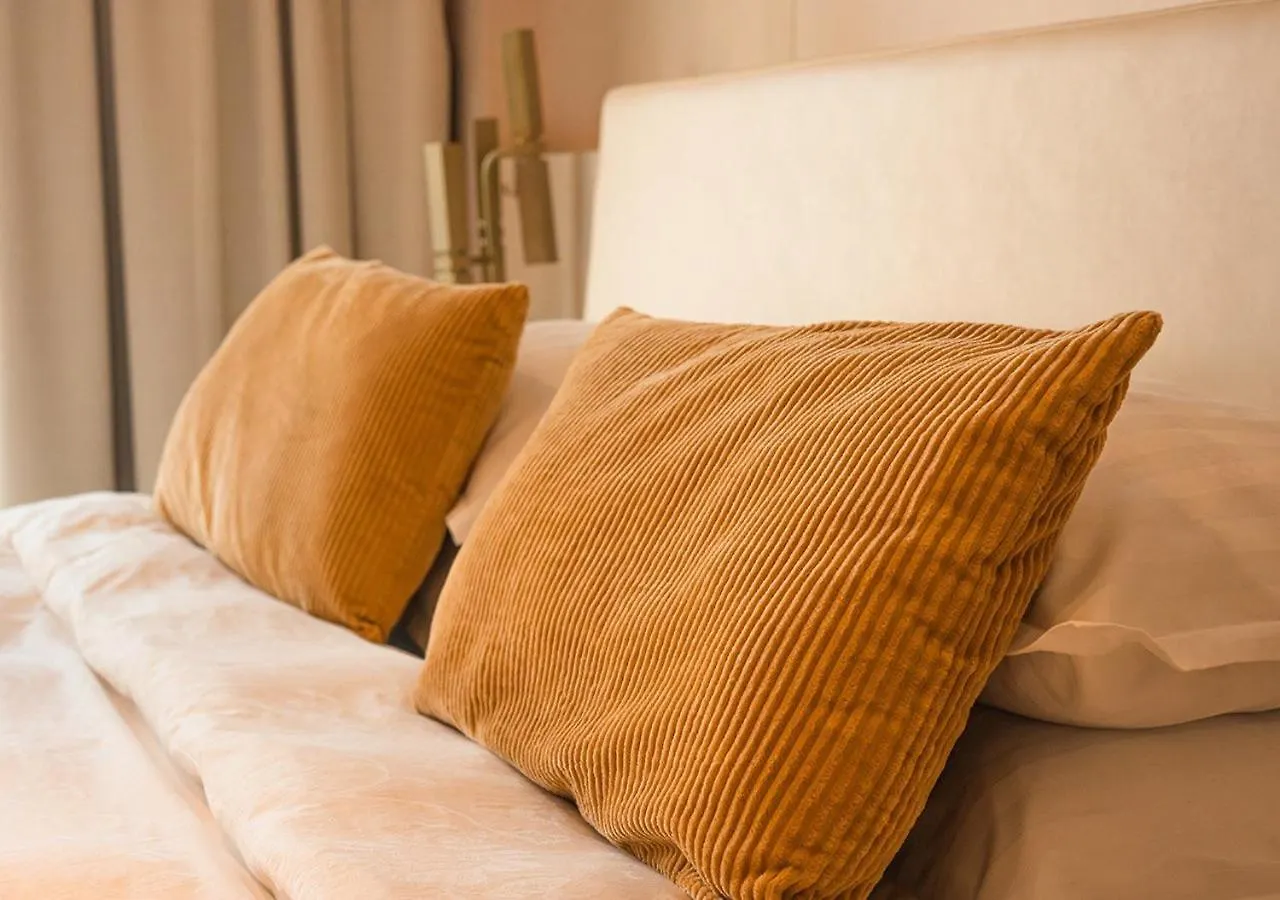 Luxury 2 Bedroom Apartment In The World Famous Resort Dubai
